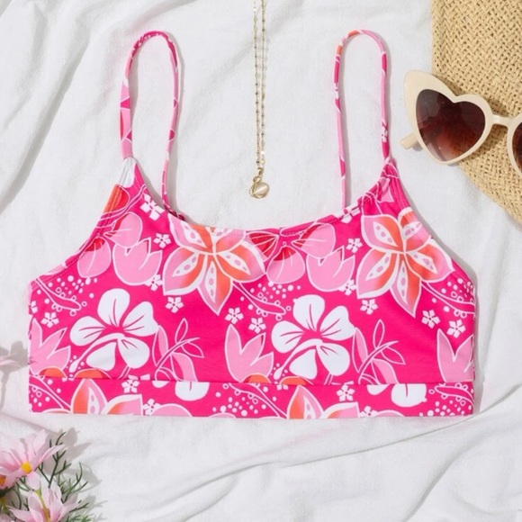 Cartoony, floral, pink, patterned, bikini top - Picture 2 of 6
